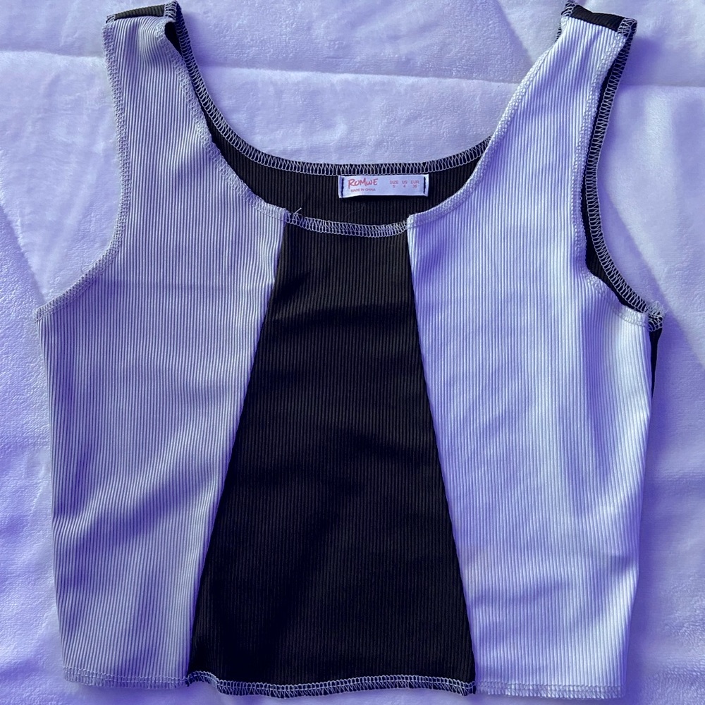 BLACK/GREY/WHITE CROPPED SHIRT
